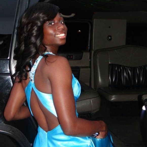 Meet your Posher, Simone - Picture 1 of 1